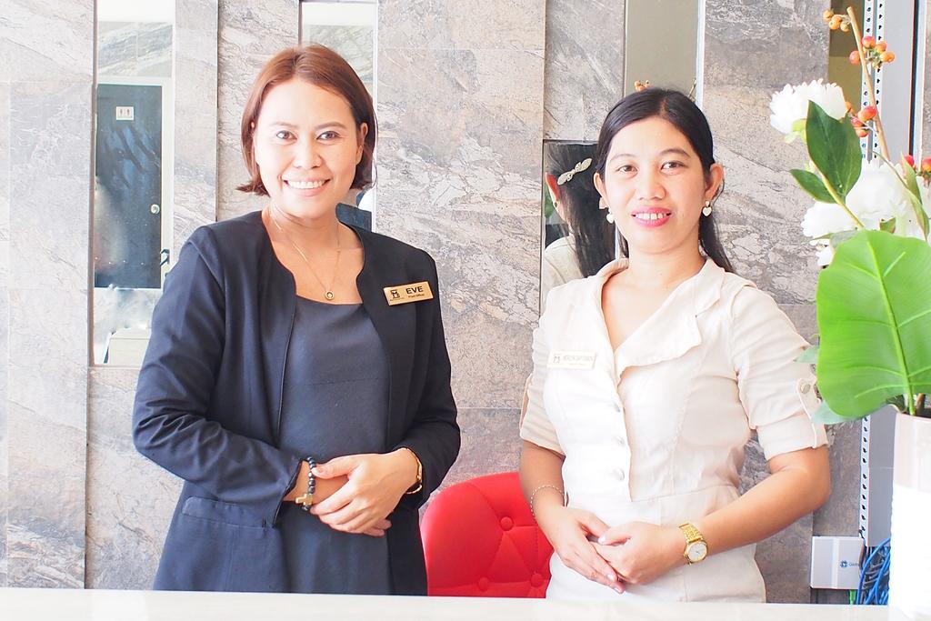 Marton Suites Davao Bagian luar foto